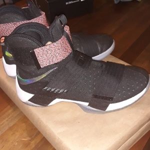 Nike LeBron soldier 10 basketball shoes